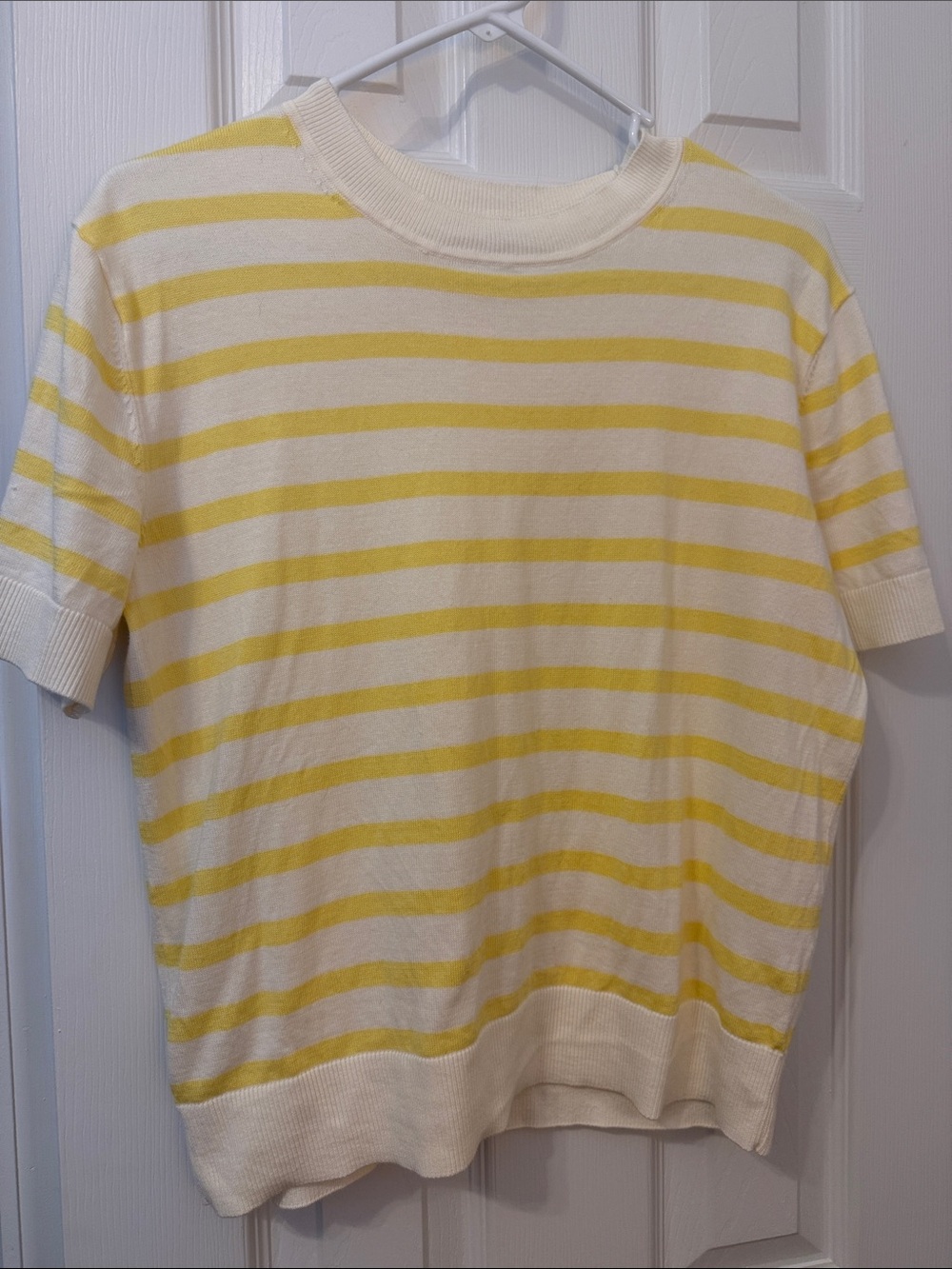 Banana Republic White and Yellow Striped Short Sleeve Knit Shirt